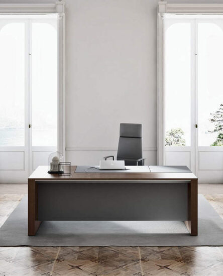 Ono – desk with panelled structure